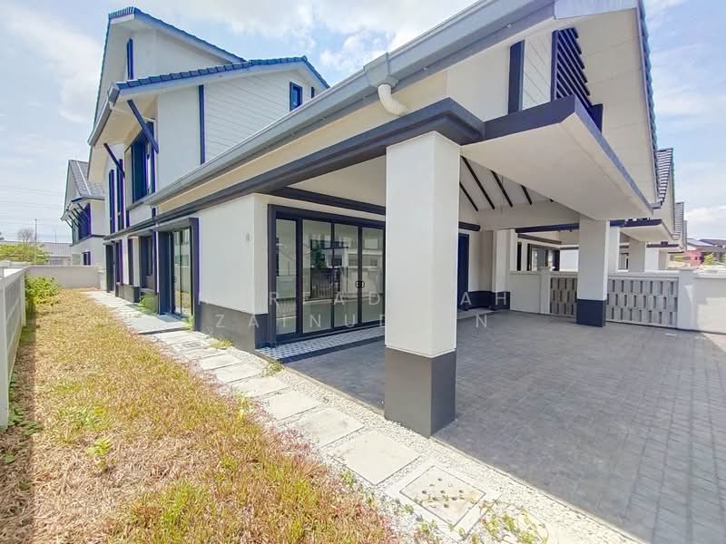 Semi-Detached House for Sale in Shah Alam (Selangor) - NORFADILAH ZAINUDDIN - Exterior - PropertyGuru.com.my