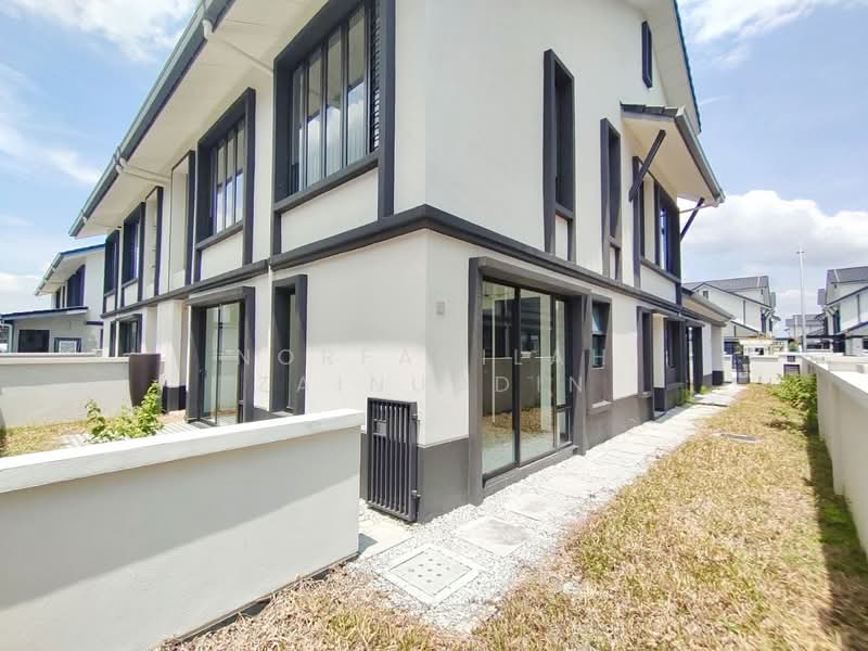 Semi-Detached House for Sale in Shah Alam (Selangor) - NORFADILAH ZAINUDDIN - Exterior - PropertyGuru.com.my