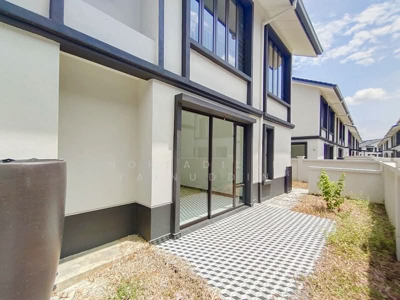 Semi-Detached House for Sale in Shah Alam (Selangor) - NORFADILAH ZAINUDDIN - Exterior - PropertyGuru.com.my
