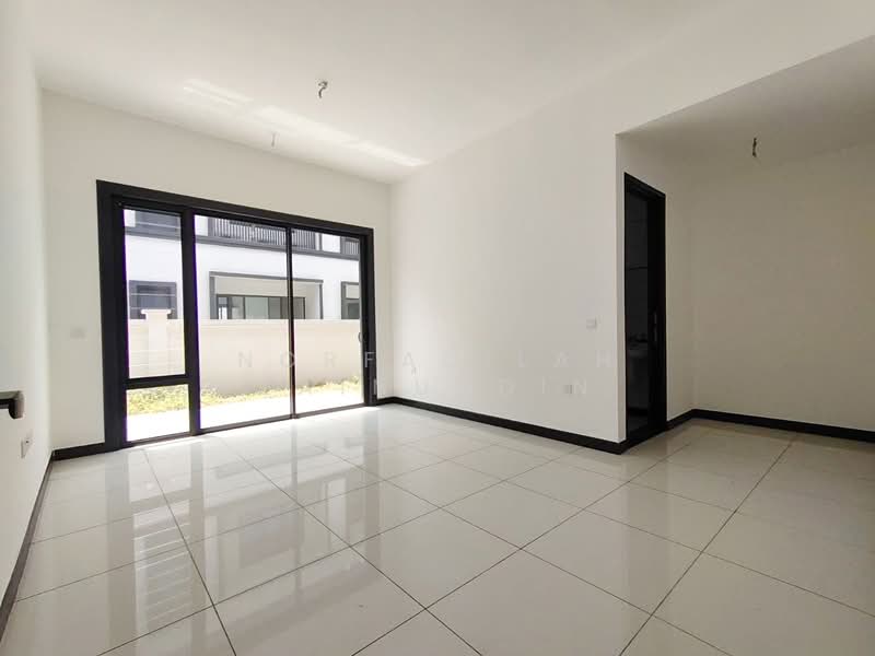 Semi-Detached House for Sale in Shah Alam (Selangor) - NORFADILAH ZAINUDDIN - Living Room - PropertyGuru.com.my