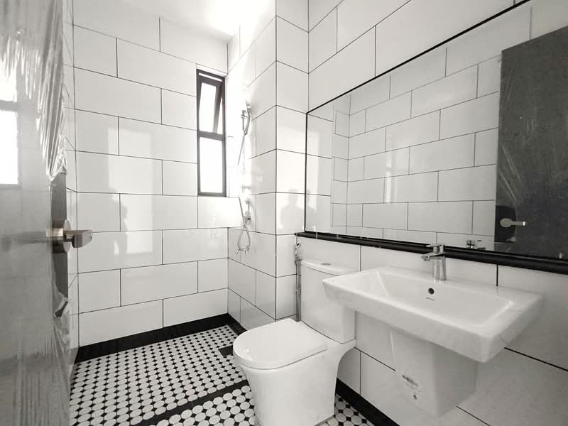 Semi-Detached House for Sale in Shah Alam (Selangor) - NORFADILAH ZAINUDDIN - Bathroom - PropertyGuru.com.my
