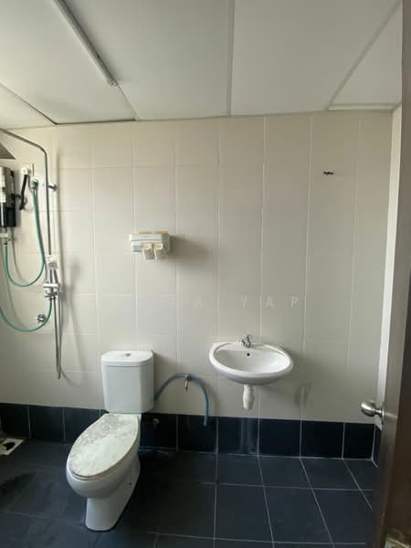 Service Residence for Sale at Amara - Elisa Yap - Bathroom - PropertyGuru.com.my