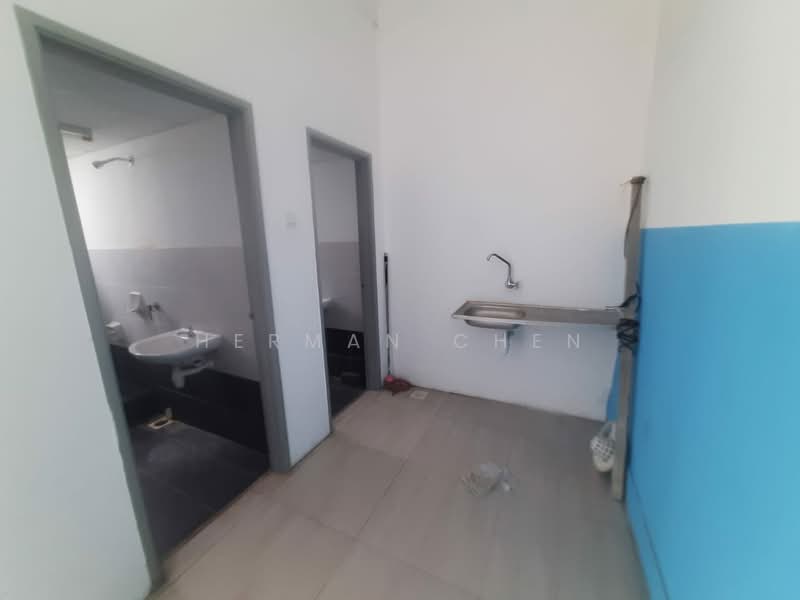 Shop for Rent in Kulai (Johor) - Herman Chen - Bathroom - PropertyGuru.com.my