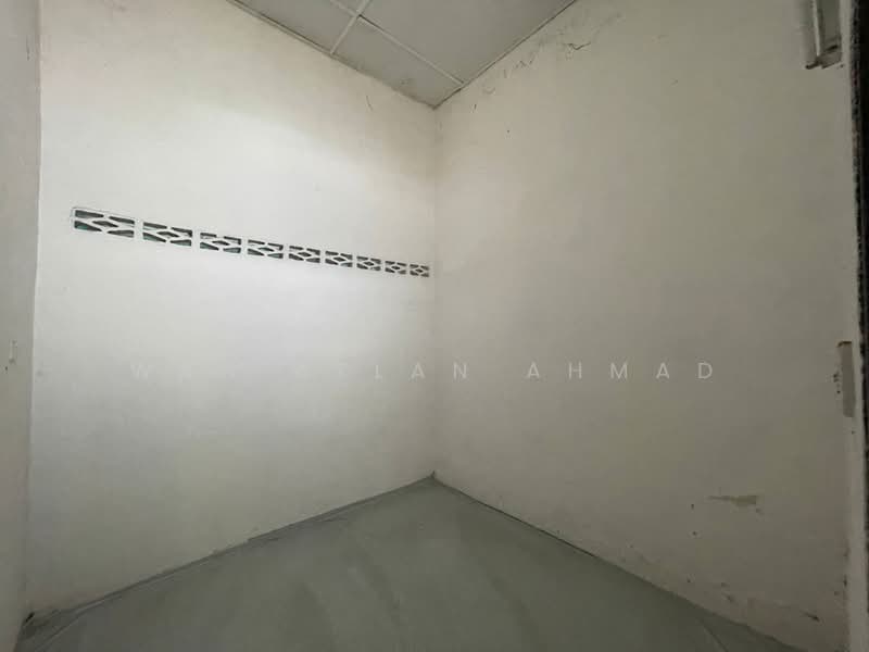 1-storey Terraced House for Sale in Taman Jaya (Kapar) - Wan Azlan Ahmad - PropertyGuru.com.my