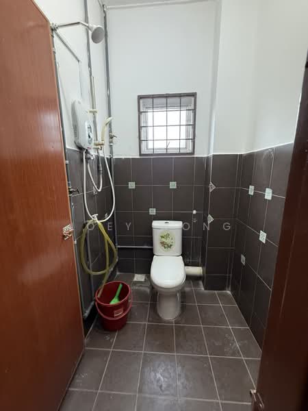 Rumah Teres 2 Tingkat untuk Disewa di Saujana Puchong (Puchong) - Joey Wong - Bathroom - PropertyGuru.com.my