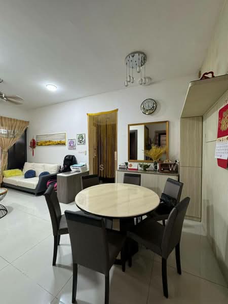 Condominium for Sale at Amberside @ Country Garden Danga Bay - Louis Khow - Living Room - PropertyGuru.com.my