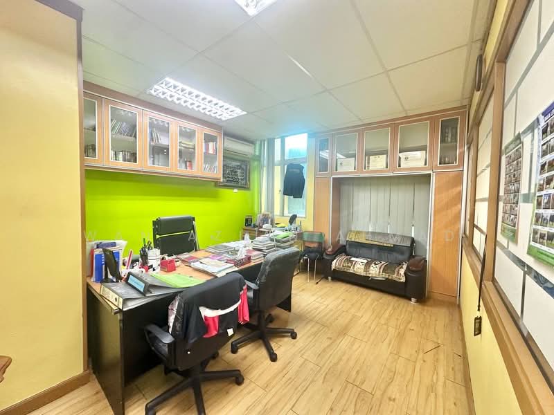 Shop / Office for Sale in Seksyen 4 (Bangi) - Wan Azlan Ahmad - PropertyGuru.com.my