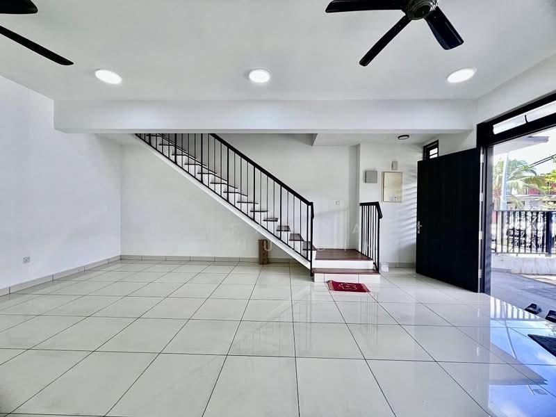 2-storey Terraced House for Sale in Shah Alam (Selangor) - NORFADILAH ZAINUDDIN - Living Room - PropertyGuru.com.my