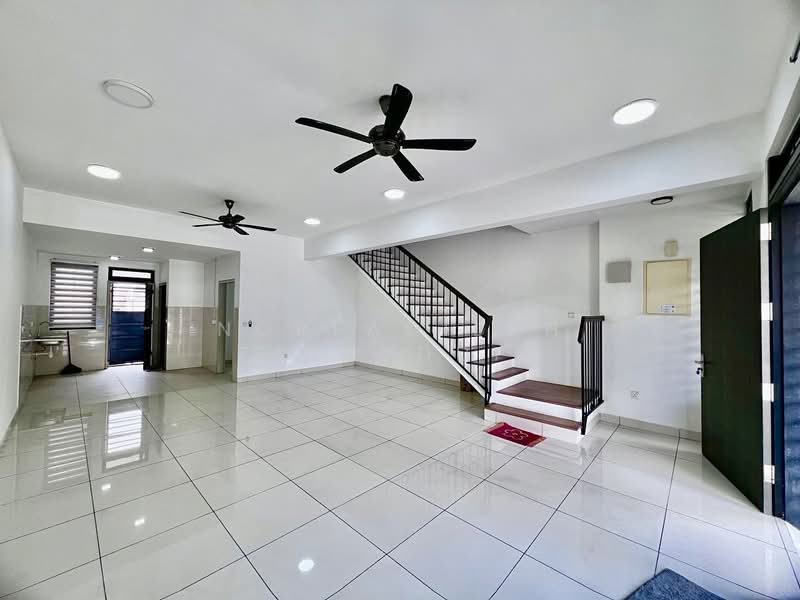 2-storey Terraced House for Sale in Shah Alam (Selangor) - NORFADILAH ZAINUDDIN - Living Room - PropertyGuru.com.my
