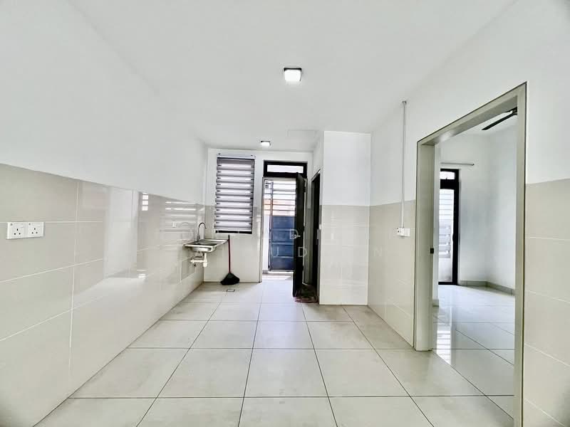 2-storey Terraced House for Sale in Shah Alam (Selangor) - NORFADILAH ZAINUDDIN - Kitchen - PropertyGuru.com.my