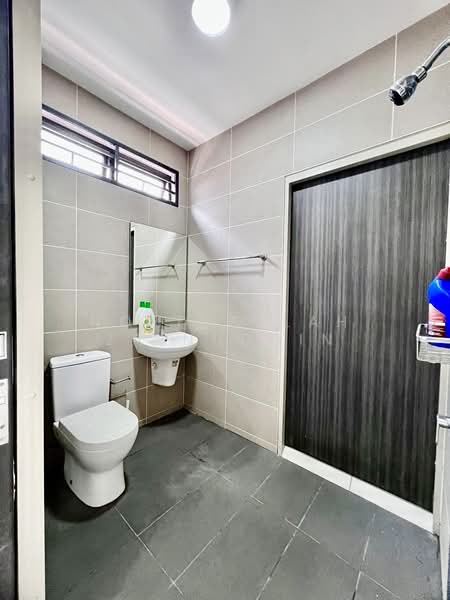 2-storey Terraced House for Sale in Shah Alam (Selangor) - NORFADILAH ZAINUDDIN - Bathroom - PropertyGuru.com.my