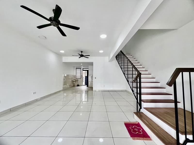 2-storey Terraced House for Sale in Shah Alam (Selangor) - NORFADILAH ZAINUDDIN - Living Room - PropertyGuru.com.my