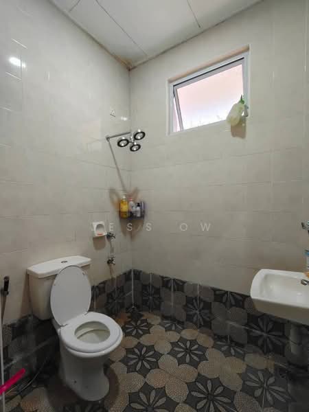 2-storey Terraced House for Sale in Bandar Putra (Kulai) - Jess Ow - Bathroom - PropertyGuru.com.my