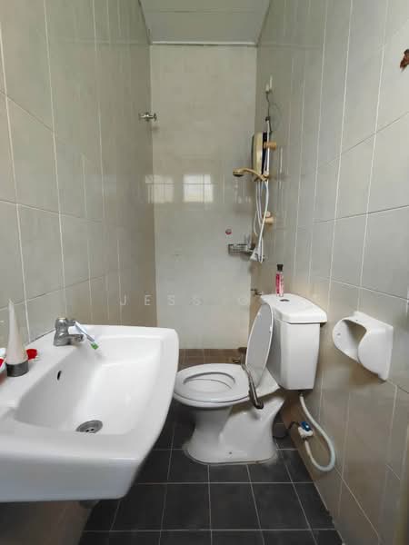 2-storey Terraced House for Sale in Bandar Putra (Kulai) - Jess Ow - Bathroom - PropertyGuru.com.my