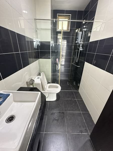 Servis Apartment untuk Dijual di D'Inspire Residence (Inspira Bestari) - Maggie Leng - Bathroom - PropertyGuru.com.my