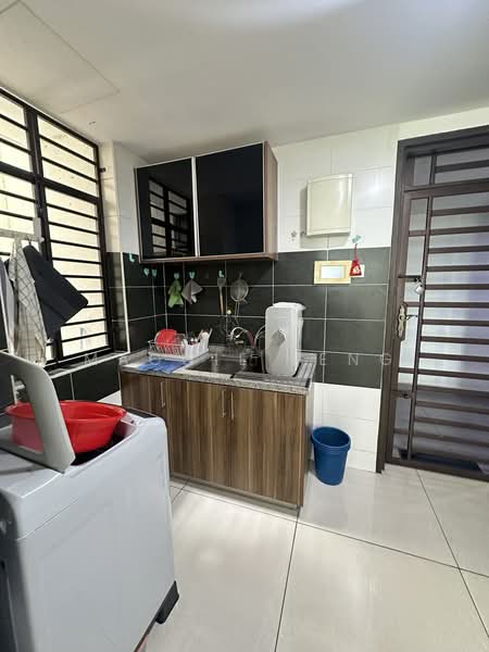 Servis Apartment untuk Dijual di D'Inspire Residence (Inspira Bestari) - Maggie Leng - Kitchen - PropertyGuru.com.my