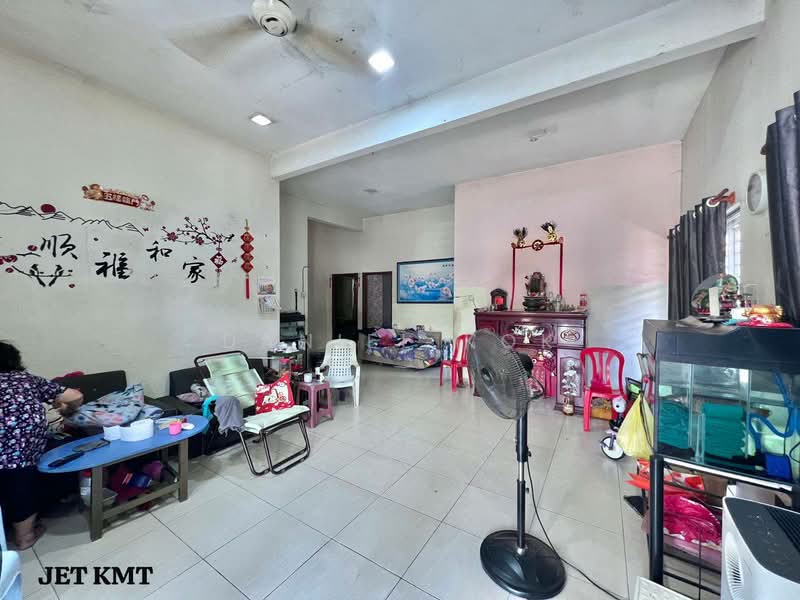 Semi-Detached House for Sale in Kampung Teluk Panglima Garang (Telok Panglima Garang) - Daniel Kok - Living Room - PropertyGuru.com.my