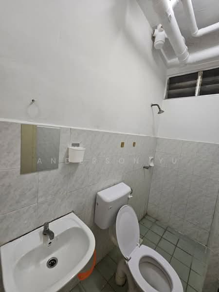 Pangsapuri untuk Dijual di Idaman Senibong - Anderson Yu - Bathroom - PropertyGuru.com.my