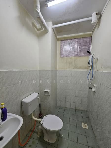 Pangsapuri untuk Dijual di Idaman Senibong - Anderson Yu - Bathroom - PropertyGuru.com.my