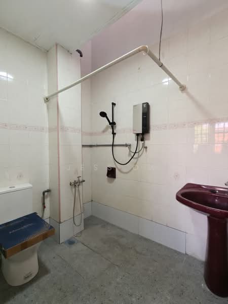 2-storey Terraced House for Sale in Taman Tasek (Johor Bahru) - Jess Ow - Bathroom - PropertyGuru.com.my