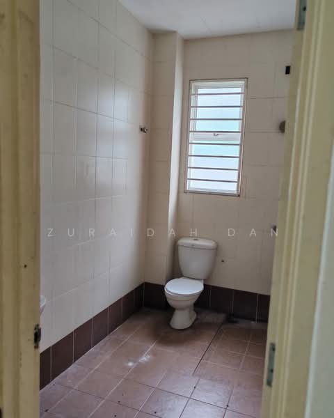 Rumah Berkembar untuk Dijual di Bandar Teknologi Kajang (Kajang) - Zuraidah Dan - Bathroom - PropertyGuru.com.my