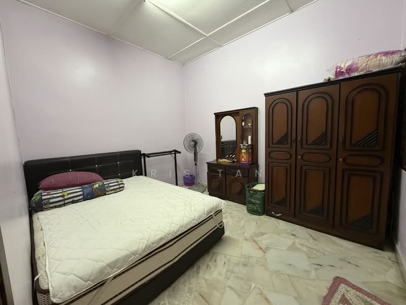 1-storey Terraced House for Sale in Taman Damai Indah (Kajang) - Kris Tan - Bedroom - PropertyGuru.com.my