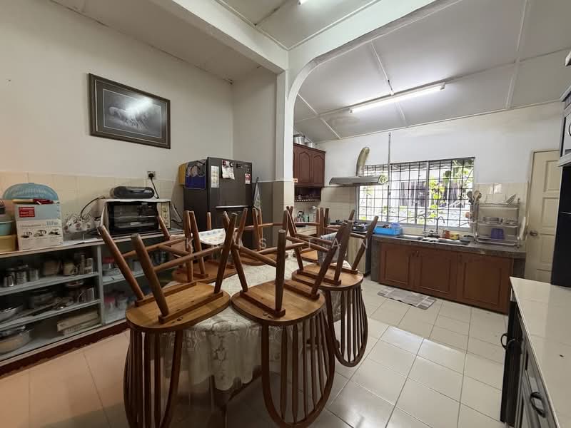 1-storey Terraced House for Sale in Taman Damai Indah (Kajang) - Kris Tan - Kitchen - PropertyGuru.com.my