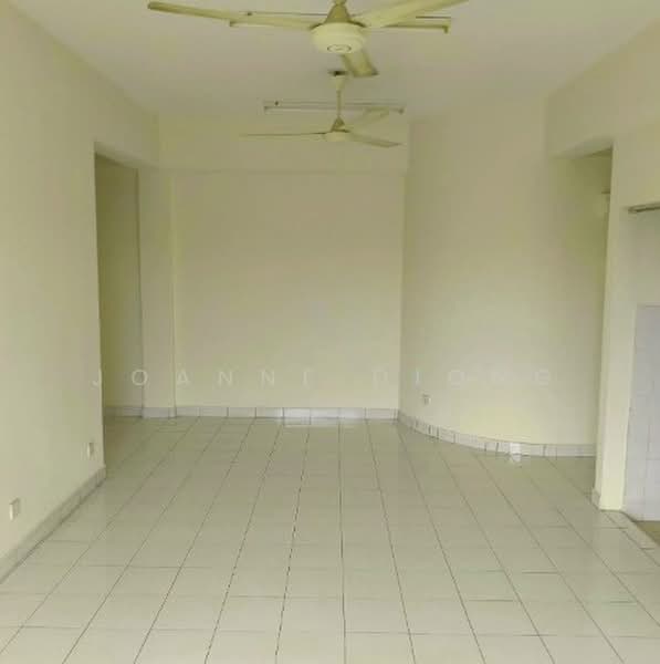 Kondominium untuk Dijual di Sri Manja Court - Joanne Diong - Living Room - PropertyGuru.com.my