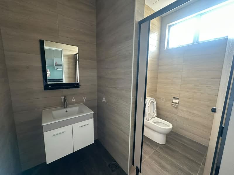 Factory for Sale in Tampoi (Johor) - Tay Ai Ting - Bathroom - PropertyGuru.com.my