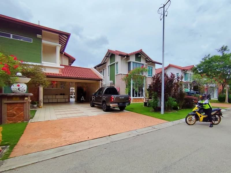 Rumah Berkembar untuk Dijual di Seksyen U13 (Setia Alam) - Harry Lee - Exterior - PropertyGuru.com.my