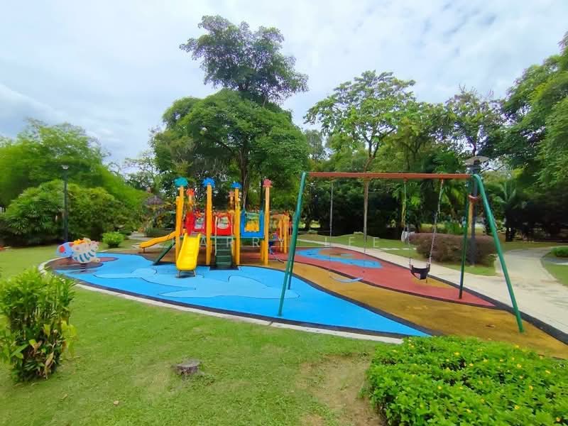 Rumah Berkembar untuk Dijual di Seksyen U13 (Setia Alam) - Harry Lee - Garden - PropertyGuru.com.my