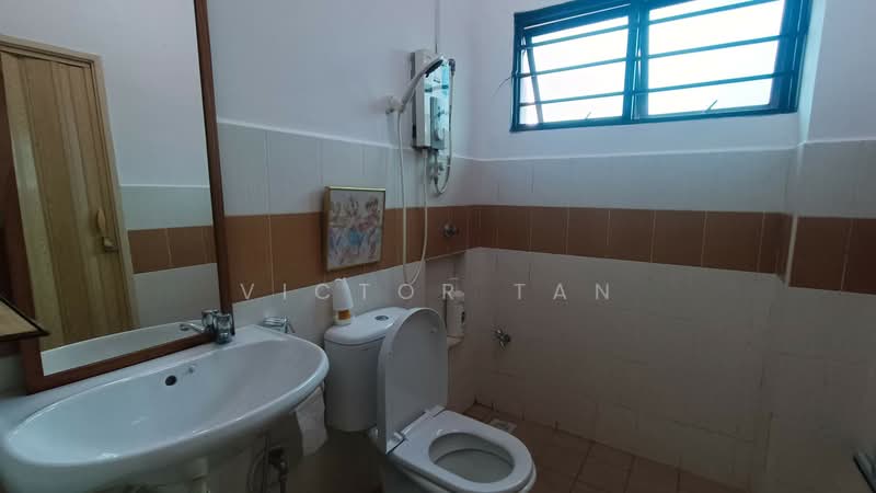 Semi-Detached House for Rent in Taman Nusa Idaman (Iskandar Puteri (Nusajaya)) - Victor Tan - Bathroom - PropertyGuru.com.my