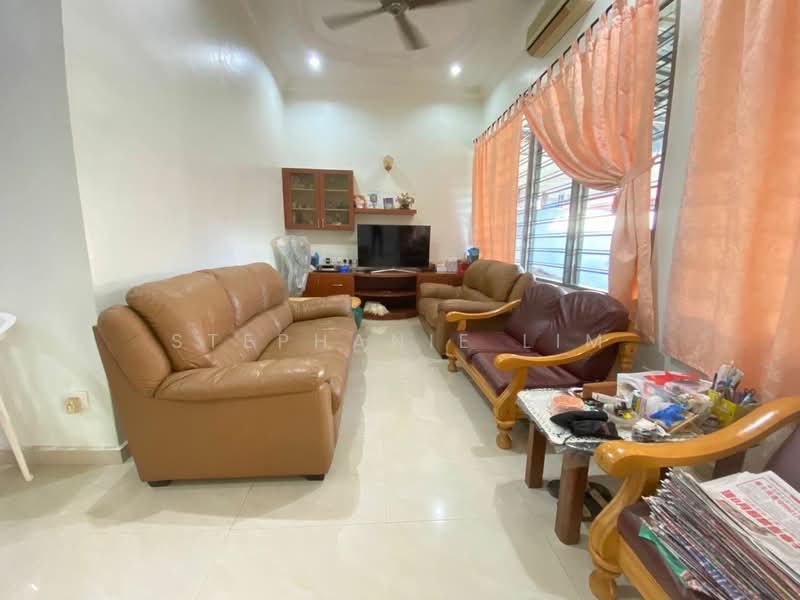 Bungalow for Sale in Fettes Park (Tanjung Tokong) - Stephanie Lim - Living Room - PropertyGuru.com.my