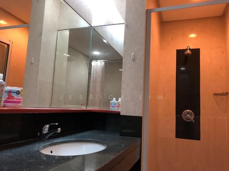 Servis Apartment untuk Disewa di i-Zen @ Kiara 2 - Jessica Lim - Bathroom - PropertyGuru.com.my