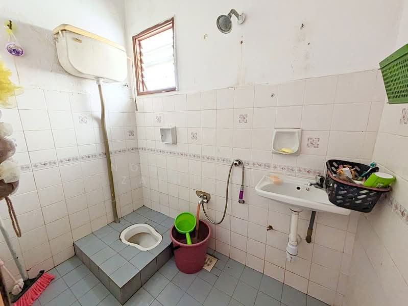 Rumah Teres untuk Dijual di Rawang (Selangor) - NORFADILAH ZAINUDDIN - Bathroom - PropertyGuru.com.my