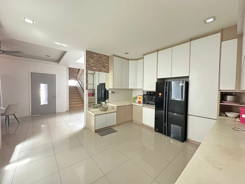 3-storey Terraced House for Sale in Bandar Teknologi Kajang (Kajang) - Ray Foo - Kitchen - PropertyGuru.com.my