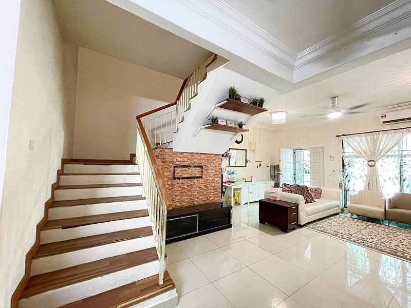 Rumah Teres 2 Tingkat untuk Dijual di Taman Putra Impiana (Puchong) - NORFADILAH ZAINUDDIN - Living Room - PropertyGuru.com.my