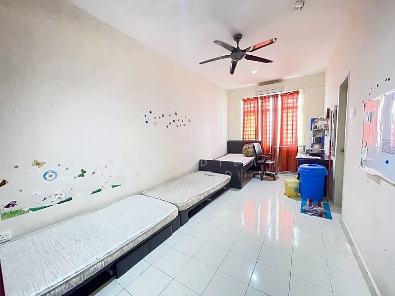 Rumah Teres 2 Tingkat untuk Dijual di Taman Putra Impiana (Puchong) - NORFADILAH ZAINUDDIN - Bedroom - PropertyGuru.com.my