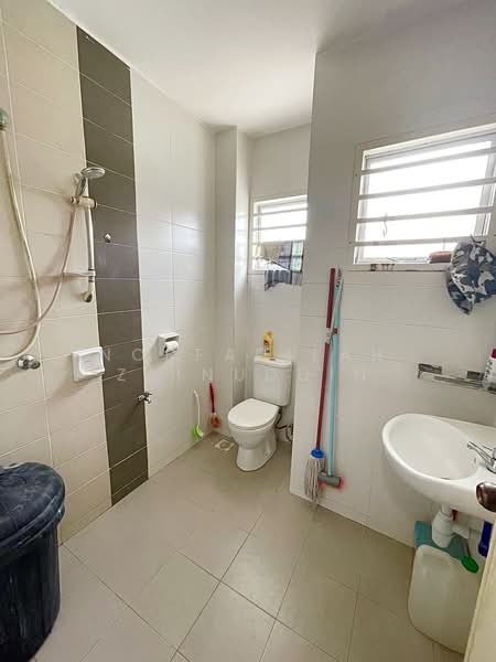 Rumah Teres 2 Tingkat untuk Dijual di Taman Putra Impiana (Puchong) - NORFADILAH ZAINUDDIN - Bathroom - PropertyGuru.com.my
