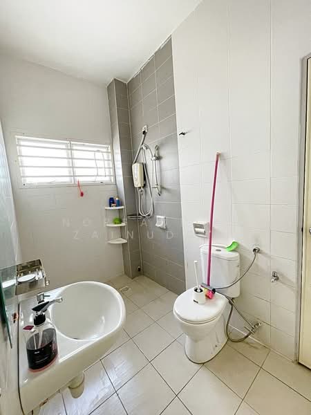 Rumah Teres 2 Tingkat untuk Dijual di Taman Putra Impiana (Puchong) - NORFADILAH ZAINUDDIN - Bathroom - PropertyGuru.com.my