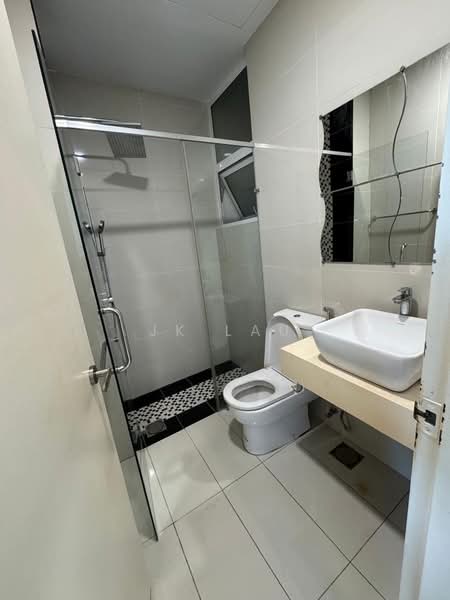 Kondominium untuk Dijual di Skypod Residence - JK Lau - Bathroom - PropertyGuru.com.my