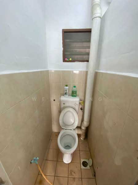 Rumah Flat untuk Disewa di Taman Terkukur Indah - Wern Jing Tan - Bathroom - PropertyGuru.com.my