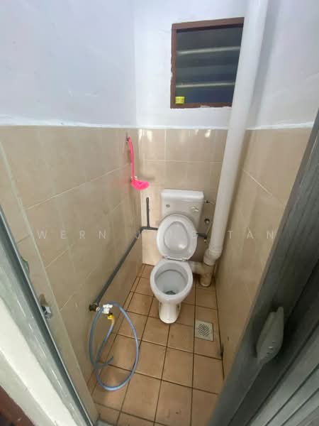 Rumah Flat untuk Disewa di Taman Terkukur Indah - Wern Jing Tan - Bathroom - PropertyGuru.com.my