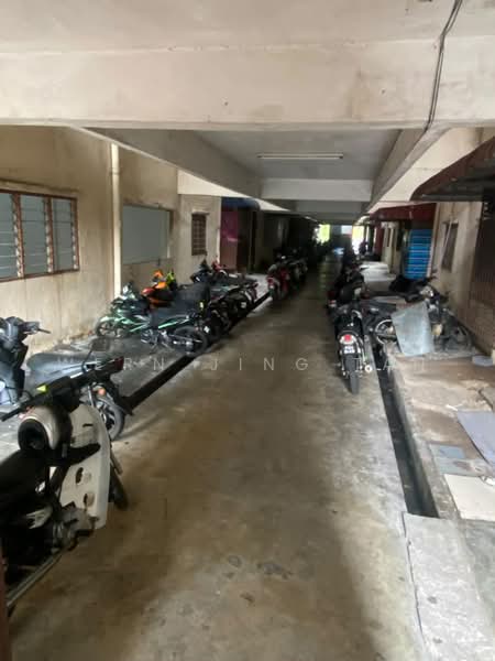 Rumah Flat untuk Disewa di Taman Terkukur Indah - Wern Jing Tan - Corridor - PropertyGuru.com.my