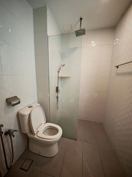 Condominium for Rent at Zefer Hill Residence - Yoke Leng Sew - Bathroom - PropertyGuru.com.my