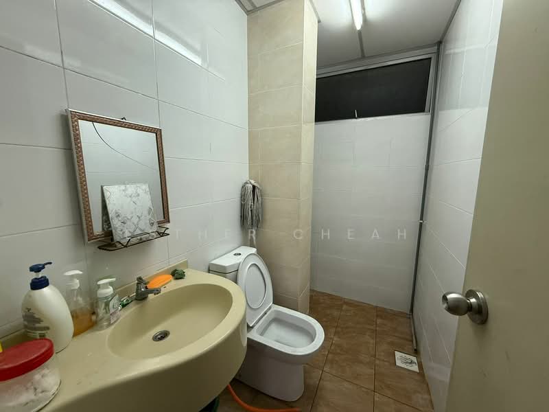 Kondominium untuk Dijual di Platinum Lake PV 15 - Esther Cheah - Bathroom - PropertyGuru.com.my