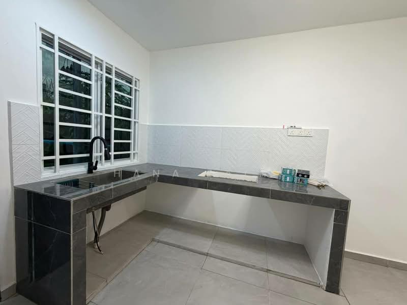 Rumah Teres untuk Dijual di Rawang (Selangor) - Hana Zaini - Kitchen - PropertyGuru.com.my