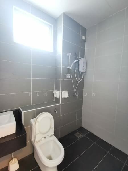 Servis Apartment untuk Disewa di THE SENAI GARDEN (PANGSAPURI IMPIAN SENAI) - Ken Phoon - Bathroom - PropertyGuru.com.my