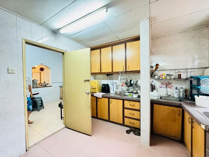 2-storey Terraced House for Sale in Shah Alam (Selangor) - Reena Sarif - Kitchen - PropertyGuru.com.my