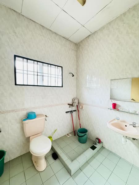 2-storey Terraced House for Sale in Shah Alam (Selangor) - Reena Sarif - Bathroom - PropertyGuru.com.my